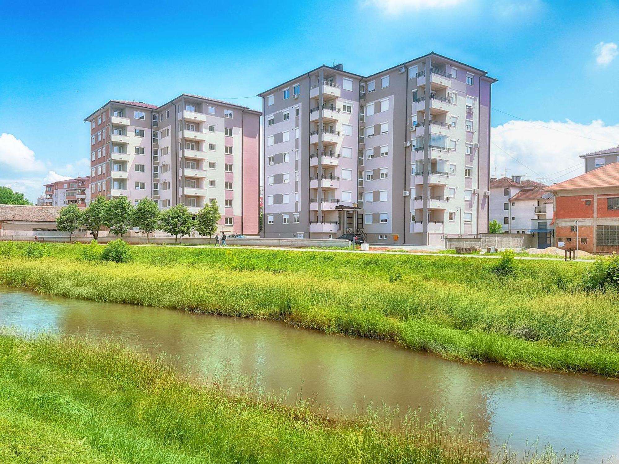 Best Apartments Paracin Bagian luar foto